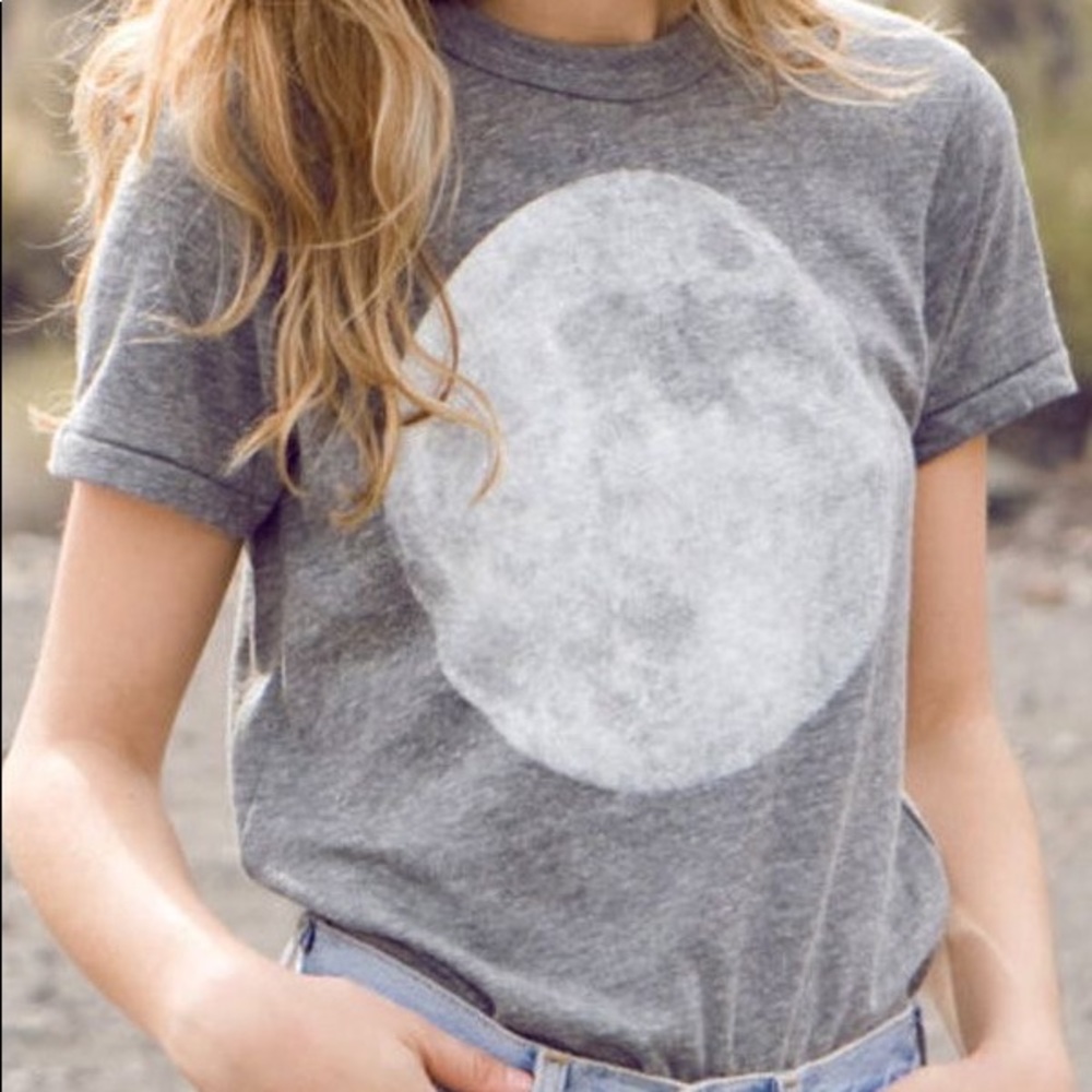 Moon tee